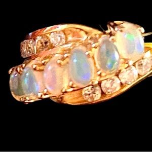 Elegant Gold and Opal Women's Ring